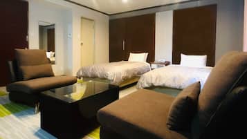 Standard Twin Room, Non Smoking | Desk, free WiFi, bed sheets