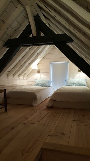3 bedrooms, iron/ironing board, free WiFi