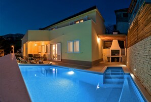 Piscine extérieure
