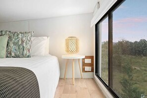 1 bedroom, bed sheets - Yellow Rock Views by Tiny Away (Broke)