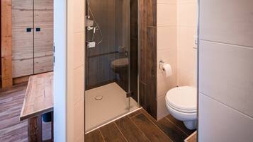 Suite | Badezimmer | Dusche, Handtücher