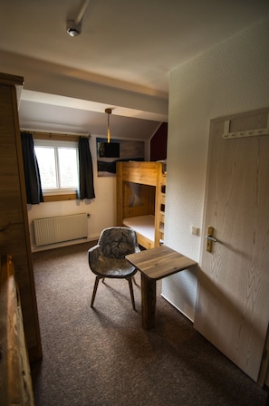 1 bedroom, blackout curtains, free WiFi, bed sheets