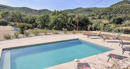 Stunning home in Saint-Thomé with WiFi