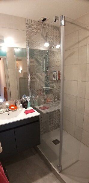 Shower, hair dryer