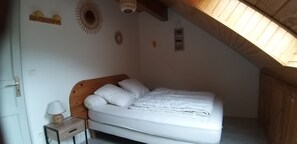 3 makuuhuonetta, silitysrauta/-lauta, vauvan matkasänky, ilmainen Wi-Fi