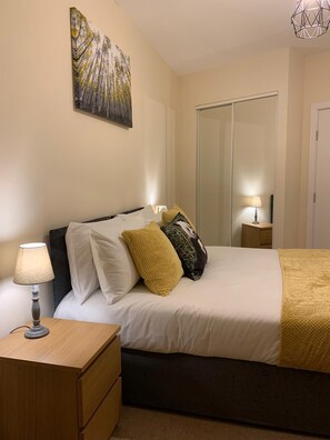 2 bedrooms, iron/ironing board, travel cot, free WiFi