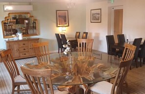 每日供應現點現煮早餐 (每人 GBP9.95)