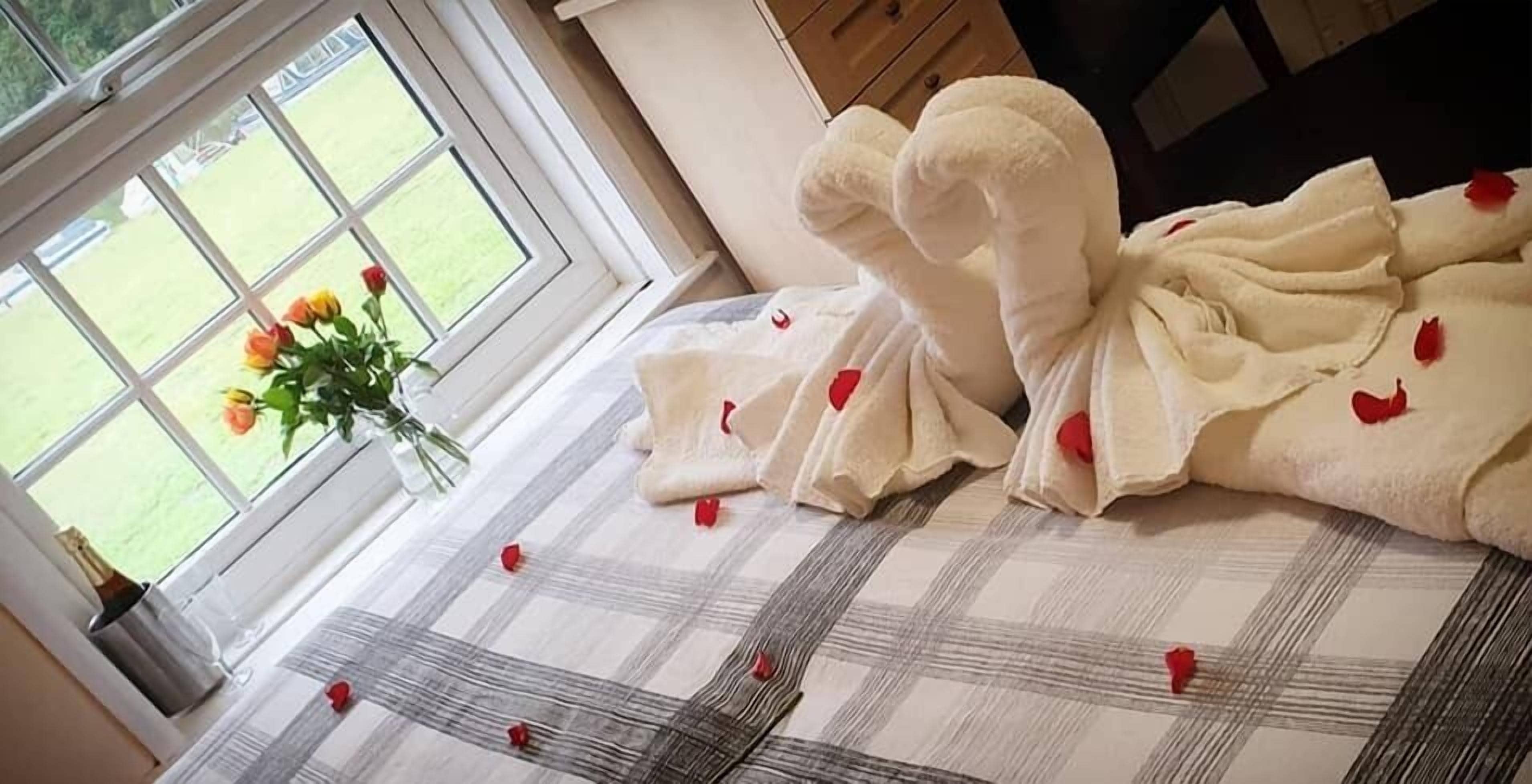 double room, ensuite | 1 bedroom, individually decorated, individually furnished, desk