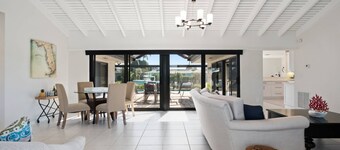 Waterfront Home w/All Day Sun! Direct Gulf Access, Updated with Pool, Beach Gear & Free WiFi