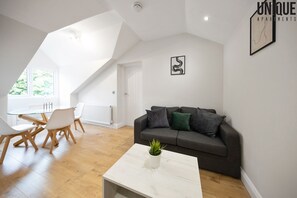 Apartment | Living area | TV