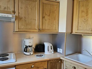 Réfrigérateur, micro-ondes, lave-vaisselle