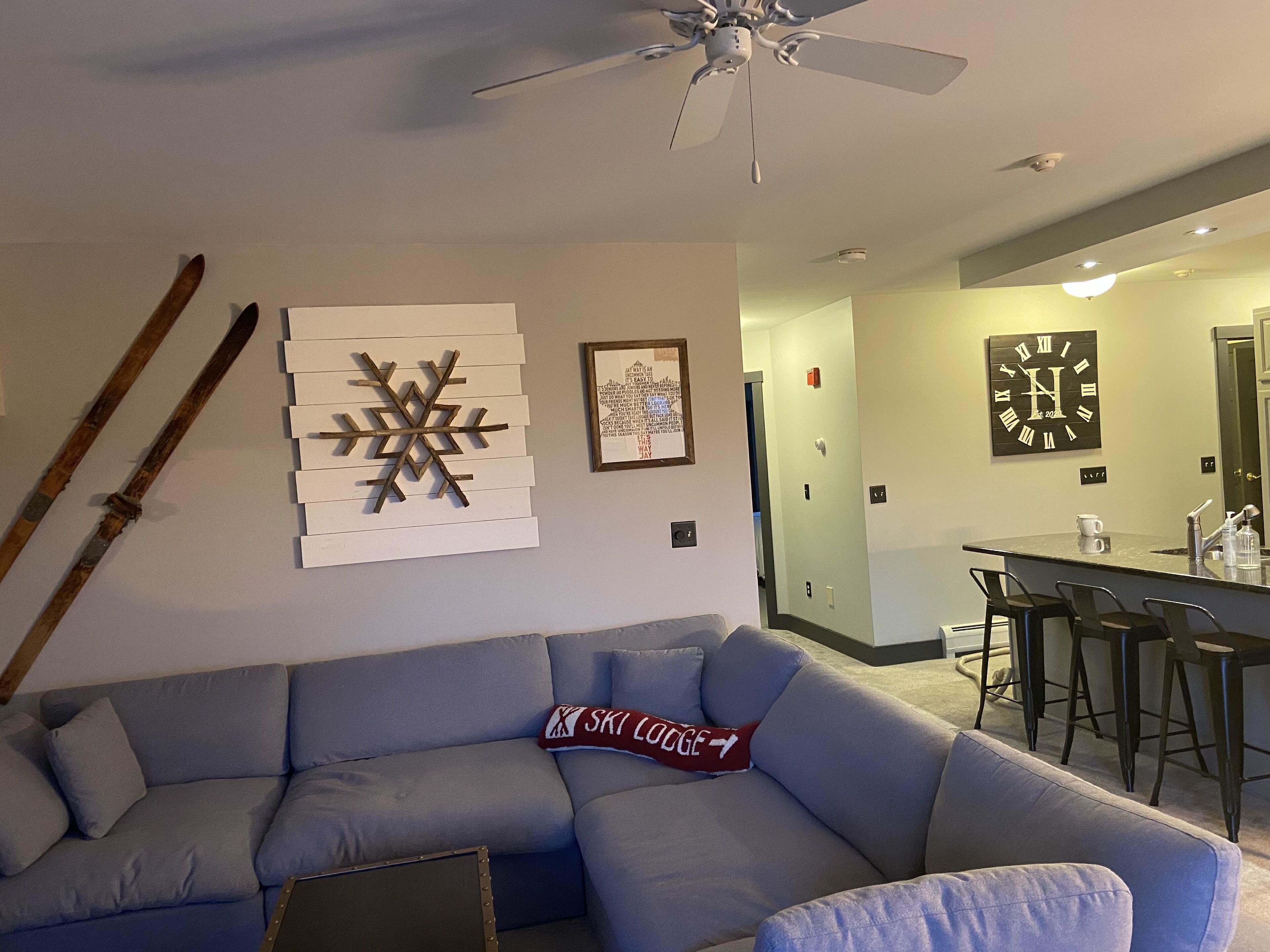 Jay Peak 4 Bedroom/4 Bath Ski-in/Ski-out Condo with lockout 2 Bedroom option
