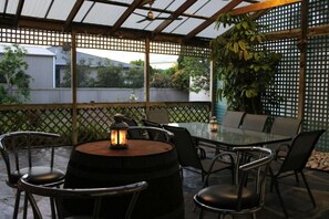 Outdoor dining - Paradise @ Port Hughes, 500M walk to beach, ALL LINEN & TOWELS PROVIDED (Port Hughes)