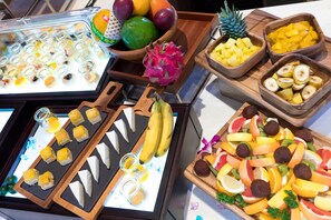 每日付費供應吃到飽自助式早餐