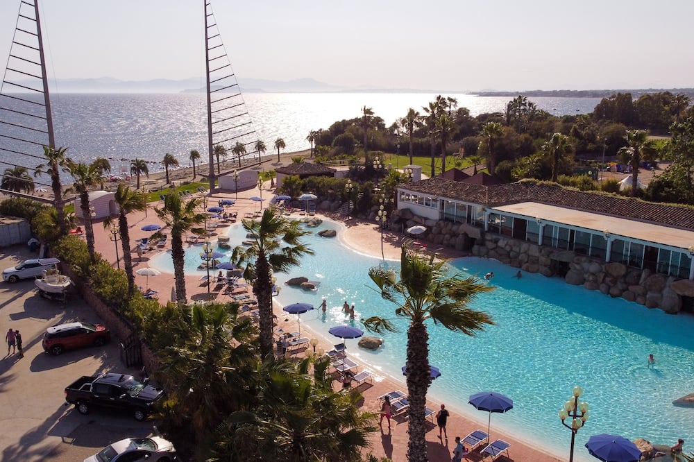 Phi Hotel Sighientu