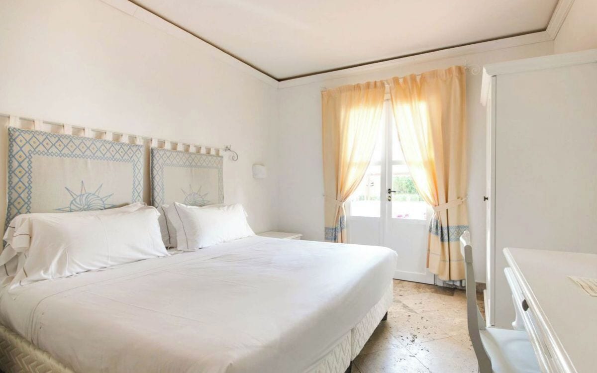 Camera Essential | 房內夾萬、書桌、遮光窗簾/窗簾、免費 Wi-Fi