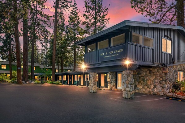 Exterior - Brand New Boutique Stay - Stateline, Heavenly, Beach - South Lake Chalet (South Lake Tahoe)