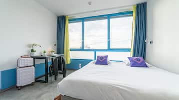 经典开间 | 隔音、免费 WiFi、床单