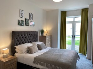 Apartment | 2 bedrooms, iron/ironing board, free WiFi, bed sheets - Riverside getaway 2 Bedroom (Liverpool)