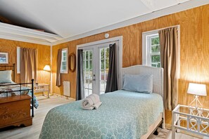 4 camere, una scrivania, ferro/asse da stiro, Wi-Fi gratuito