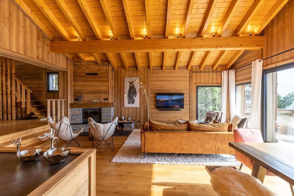 TV, fireplace, stereo