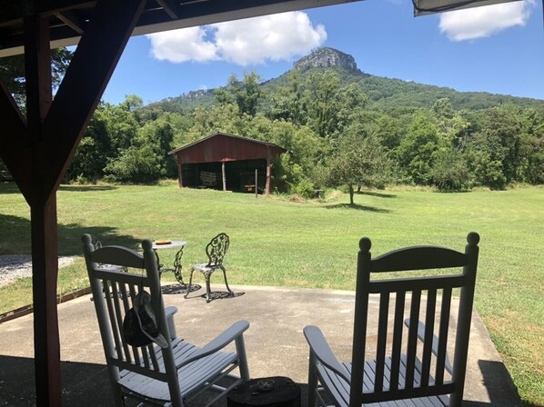 Terrace/patio - Isolate Stay at Pilot Mountain (Pinnacle)