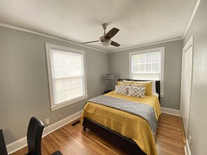 3 bedrooms, iron/ironing board, WiFi, bed sheets