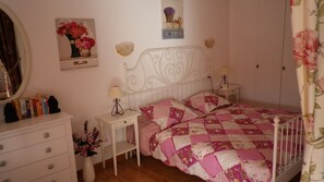 1 bedroom, in-room safe, iron/ironing board, WiFi