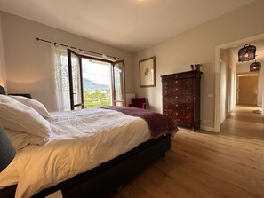 4 bedrooms, iron/ironing board, travel cot, free WiFi