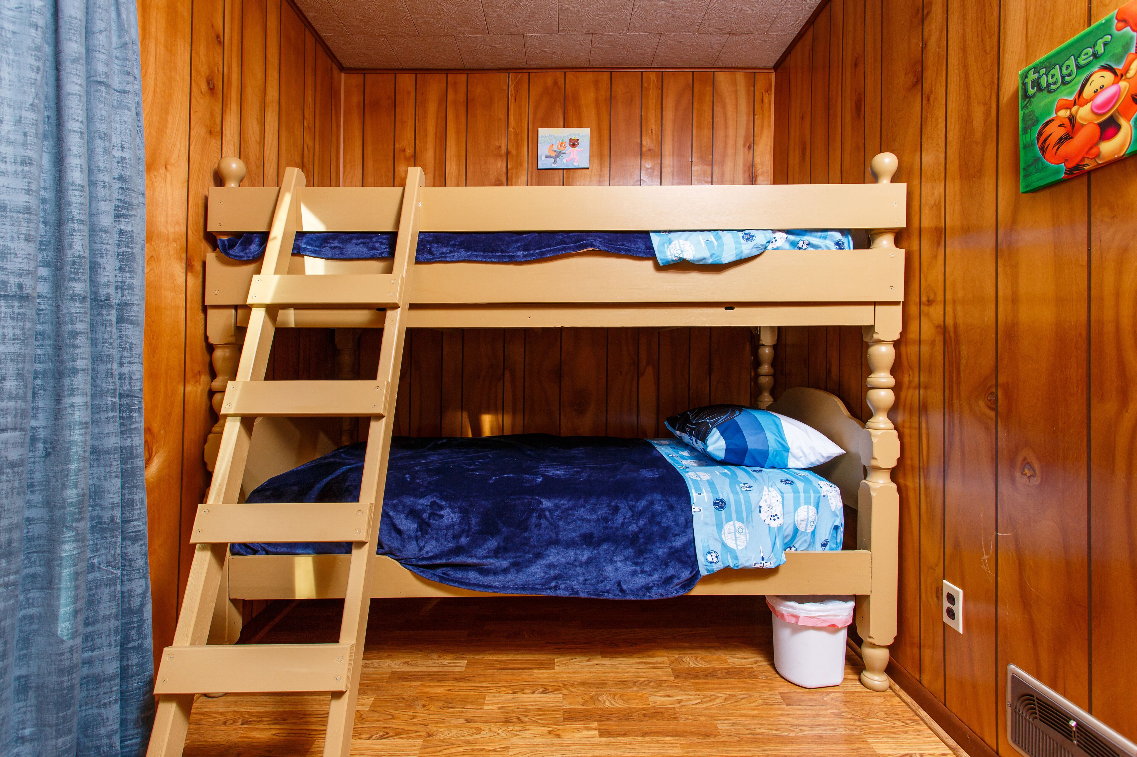 Water view, Beach, Winery and Cider Bar next door! Stiehl Away