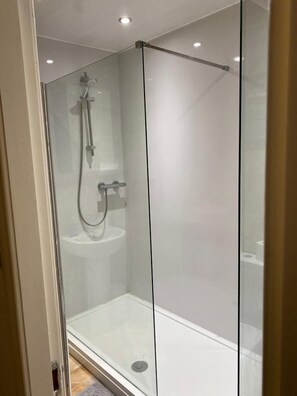 Apartment | Bathroom