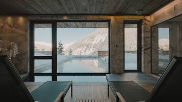 三溫暖烤箱、浴缸、蒸氣室、美體療程、芳療、熱石按摩