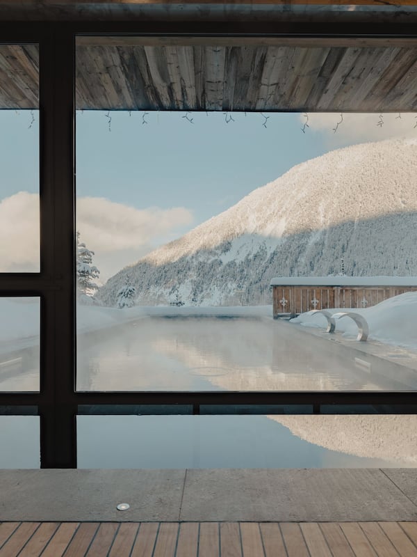 Sauna seca, banheira de hidromassagem, sauna a vapor