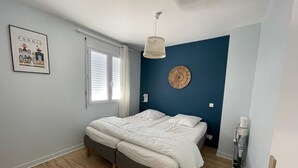 3 室のベッドルーム、アイロン / アイロン台、WiFi、ベッドシーツ