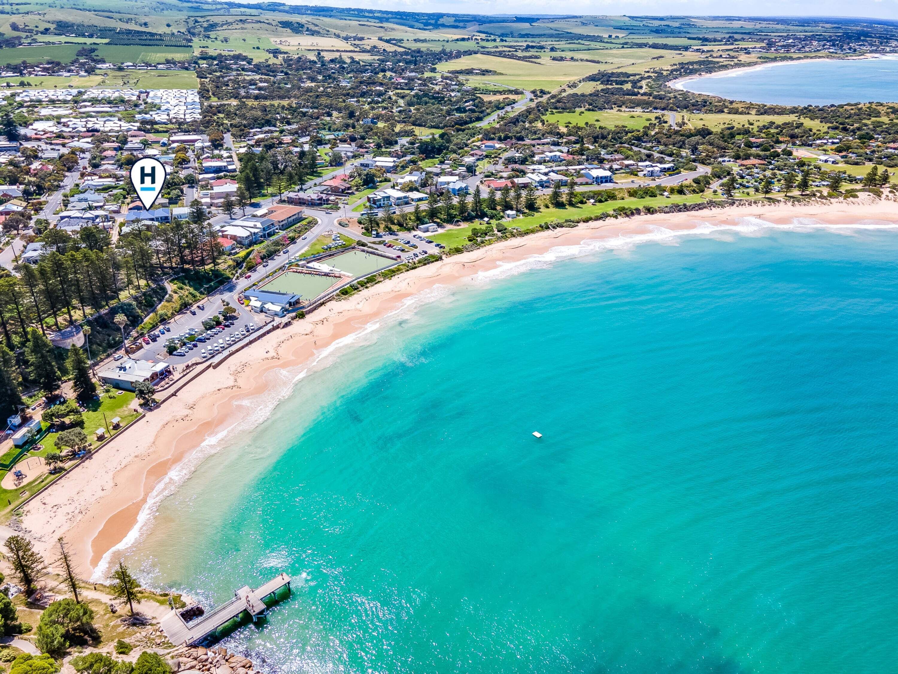 Leafy Sea Dragon - Linen Included - Near Beach