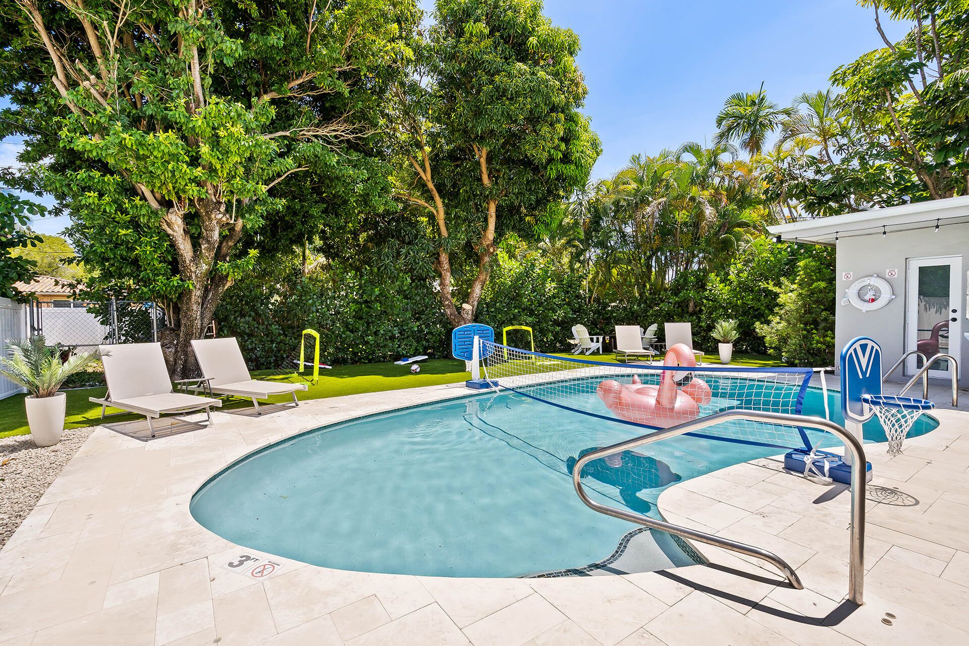 Outdoor Bliss: 4BR Private Pool Home, Near Beach