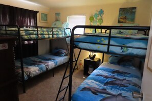 4 habitaciones, tabla de planchar con plancha y wifi gratis