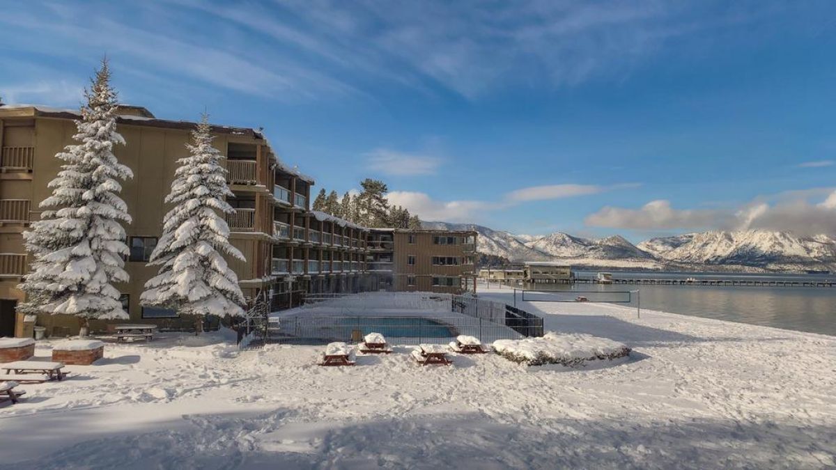 Perfect Beach Getaway! On-site Pool and Picnic Areas, Near Zephyr Cove Beach!