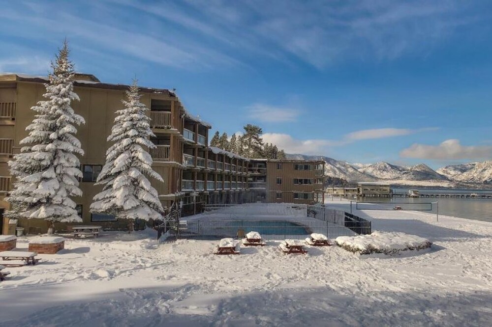 Take An Amazing Vacation! On-site Pool and Spa, Near Emerald Bay State Park!