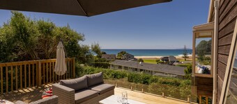 The Captain's Lookout - Onemana Holiday Home