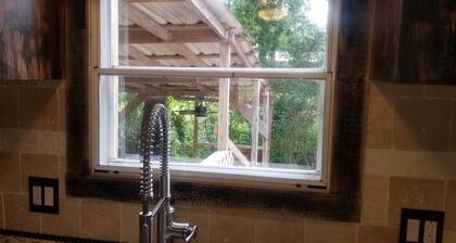 Clean and Cozy Creekside Home