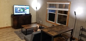 Interior - Clean and Cozy Creekside Home (Conroe)