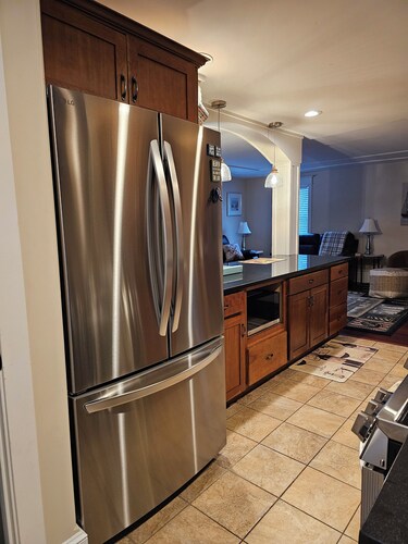 Newly updated,close to downtown and the lake, pet friendly 