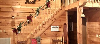 Bear Pause cabin, ideally located between Blowing Rock and Boone!