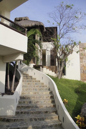 Property grounds - Pacific King Hotel (San Pedro Pochutla)
