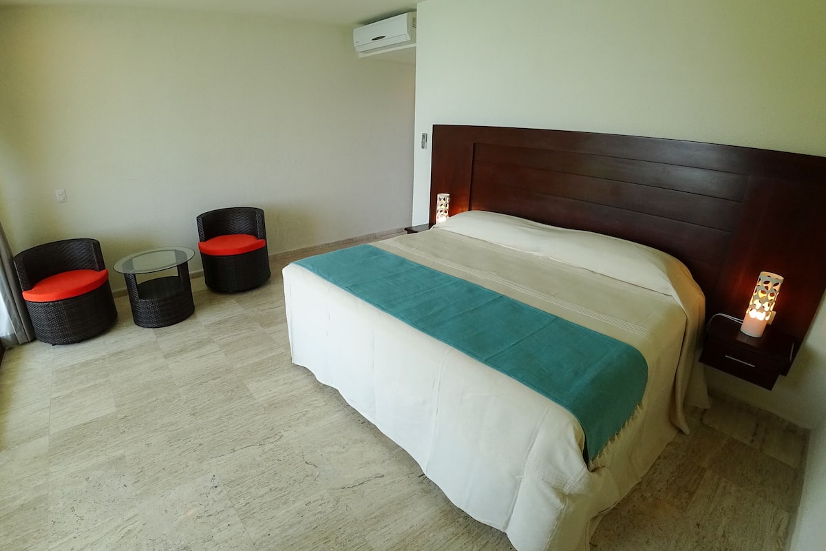 เครื่องนอนระดับพรีเมียม, ผ้านวมขนเป็ด, เตียง Select Comfort, มินิบาร์