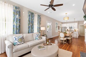 テレビ、書斎 / ワークスペース