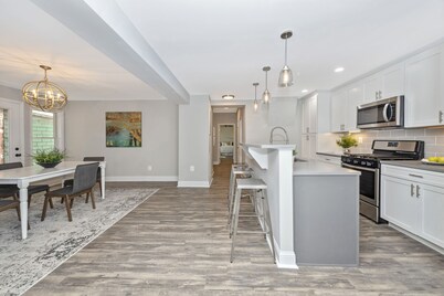 *Modern Condo In Downtown Frederick*