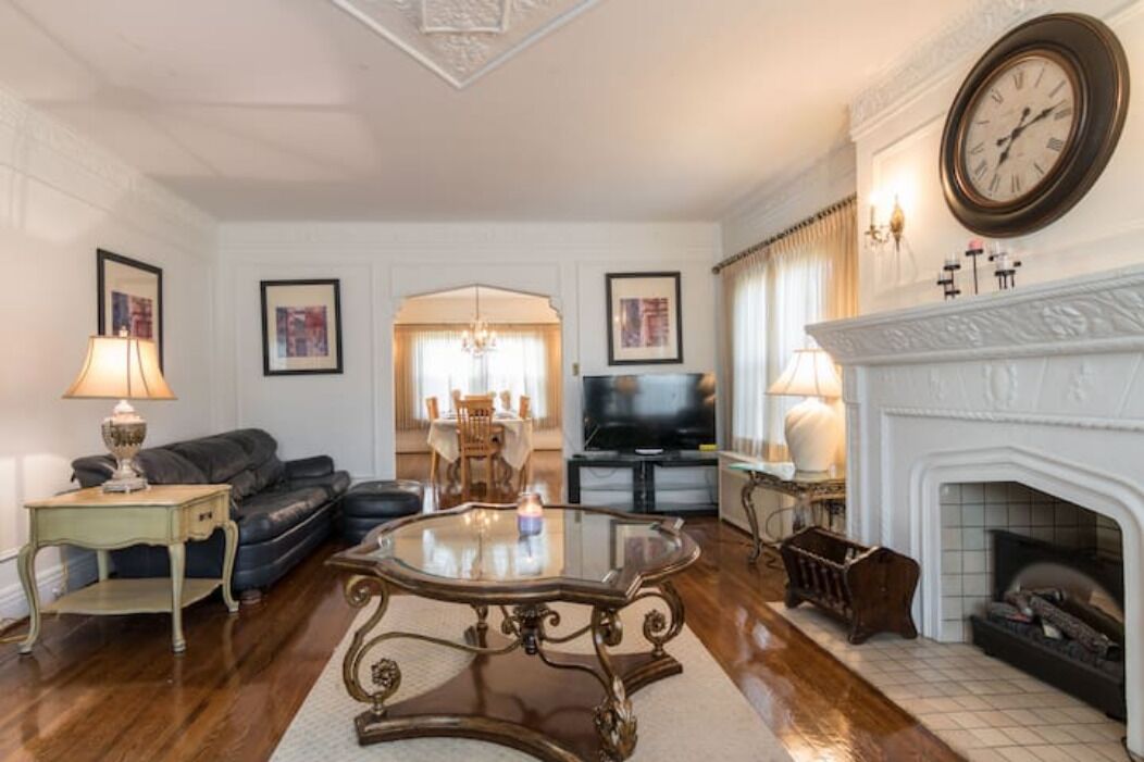 Prestigious Living Downtown Detroit!