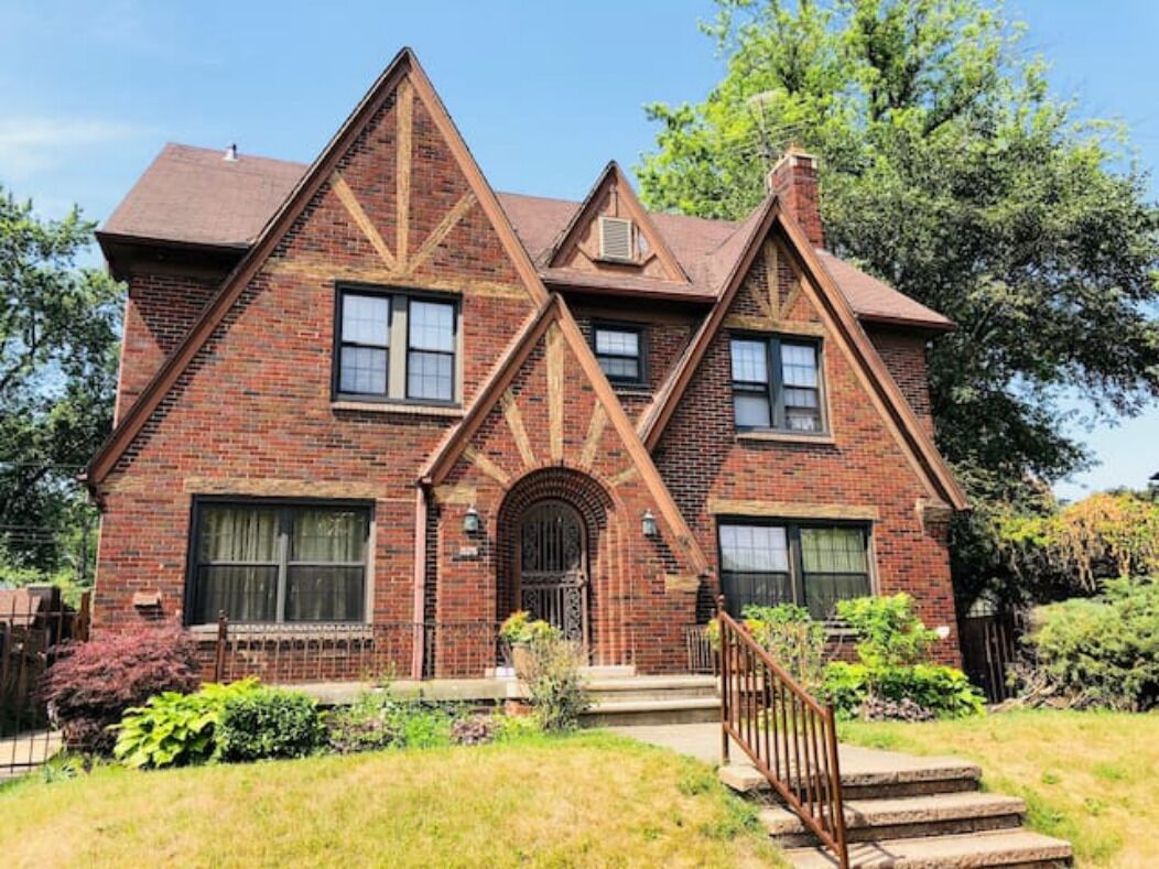 Prestigious Living Downtown Detroit!